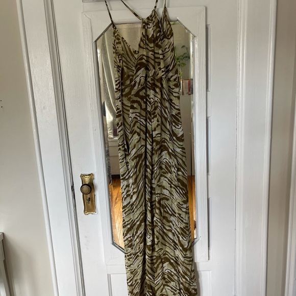 JOSEPHINE MAXI DRESS IN SMALL - Picture 3 of 5